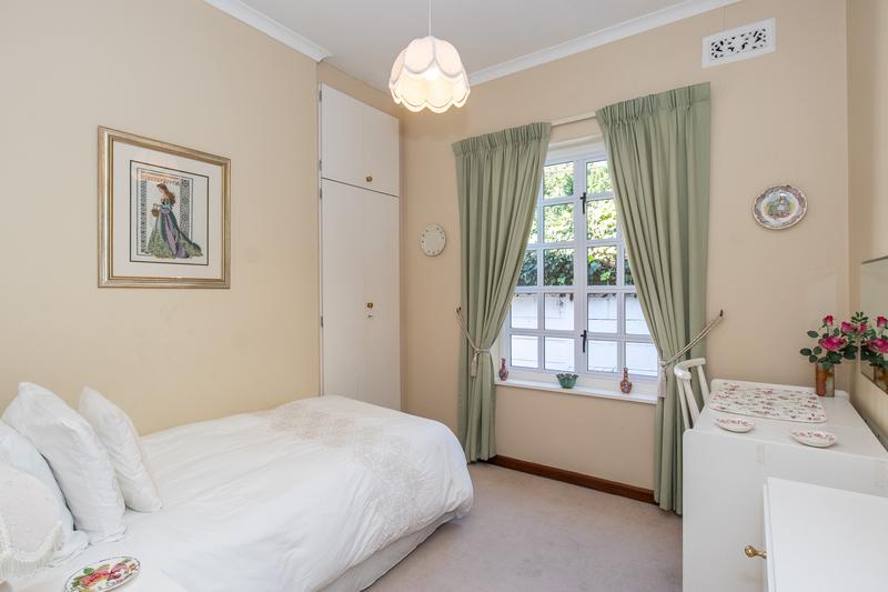 4 Bedroom Property for Sale in Constantia Western Cape